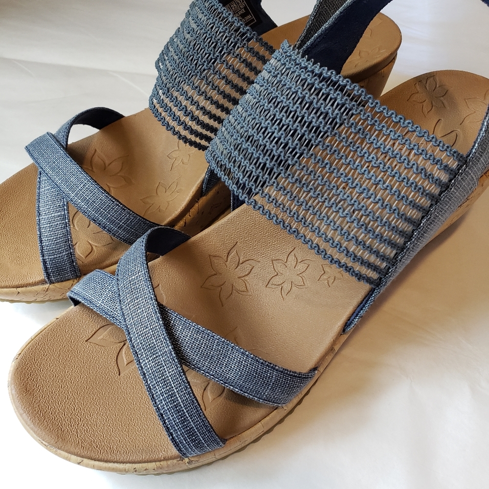 Skechers wedge casual sandal